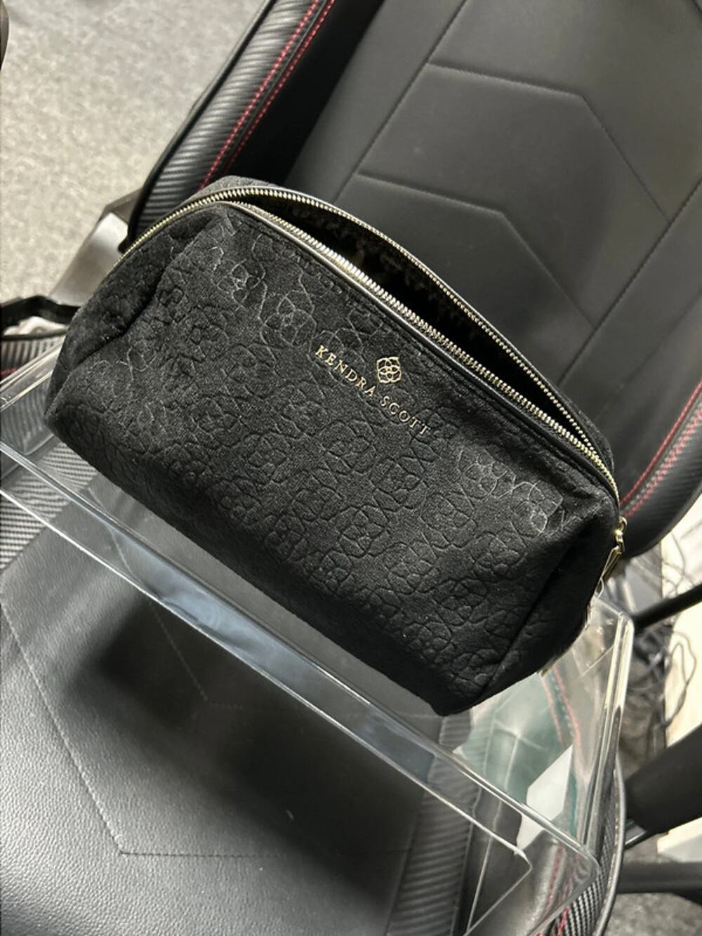 NWT Kendra Scott Black Makeup Bag